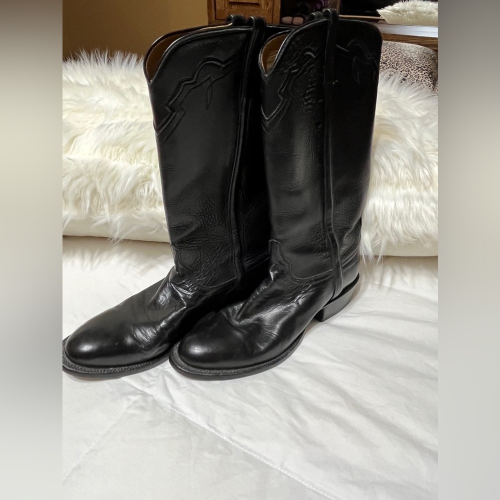 Lucchese black cowboy boots. Mid condition. Size 9.
